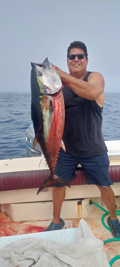 Big man with big yellowfin tuna